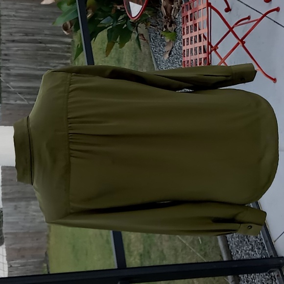 Talbots Petites Olive Green Long Sleeve Button Down Easy Care Blouse Size M - Picture 4 of 12
